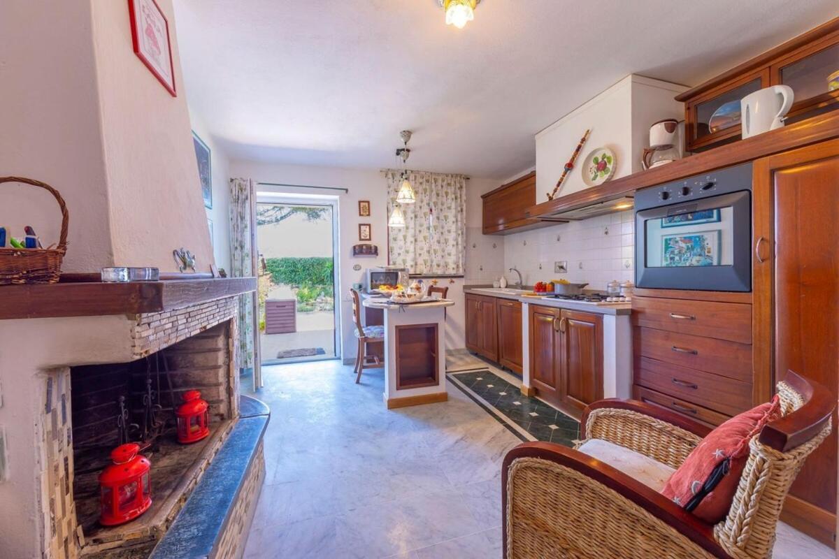 La Casa Fra Gli Ulivi Luxury Apartments With Pool Near Cinque Terre And Tuscany Монте-Марчелло Экстерьер фото